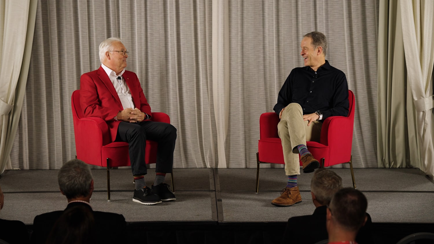 Randy Woodson chats with Apple COO Jeff Williams.